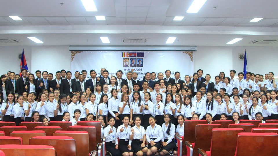 វិទ្យាស្ថាន AIB  បន្ថែមមុខជំនាញថ្មីចំនួន ២ ដោយរៀនចប់ ឆ្នាំទី២ នឹងទទួលបានការងារនៅធនាគារអេស៊ីលីដា