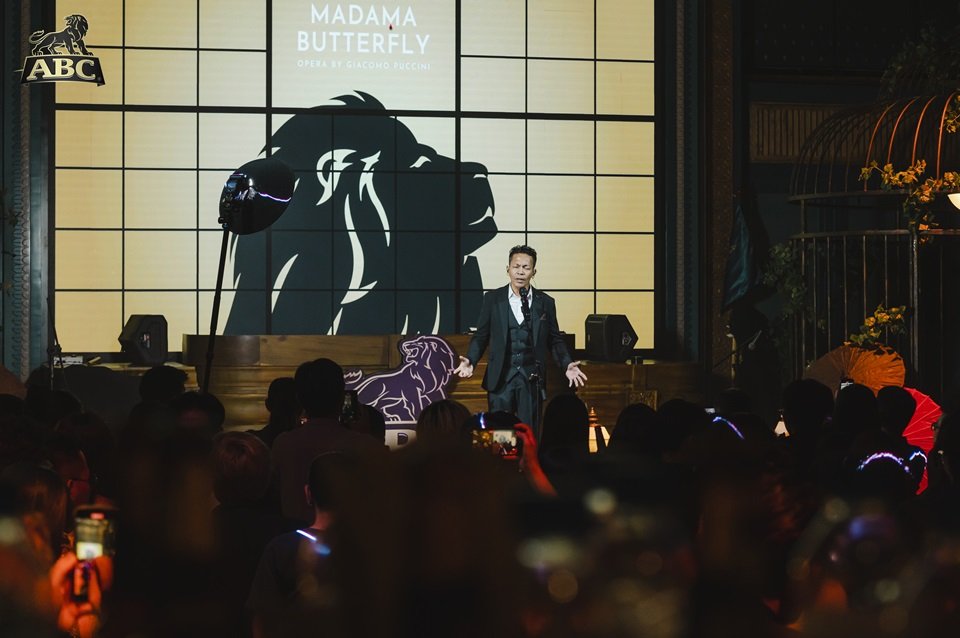 06. Sethisak Performance - Lion Background