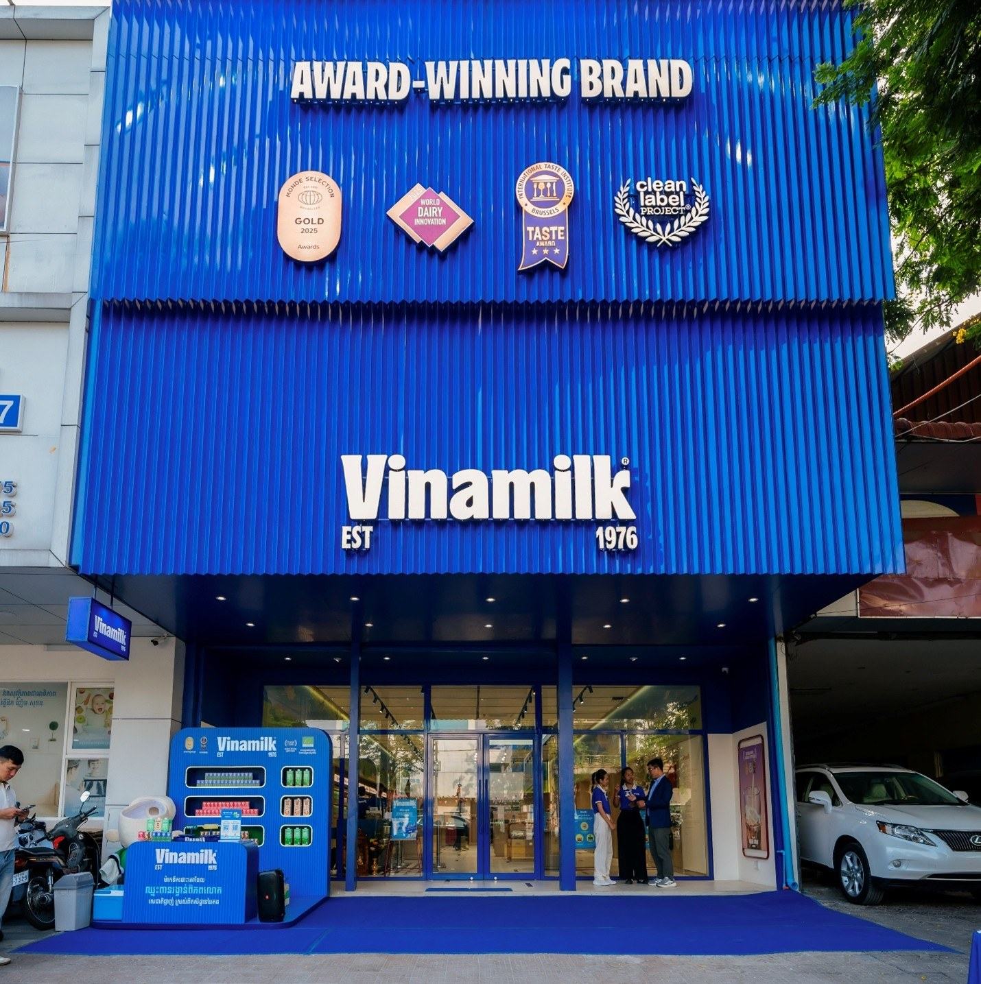 07_Vinamilk-flagship-store_Phnom-Penh