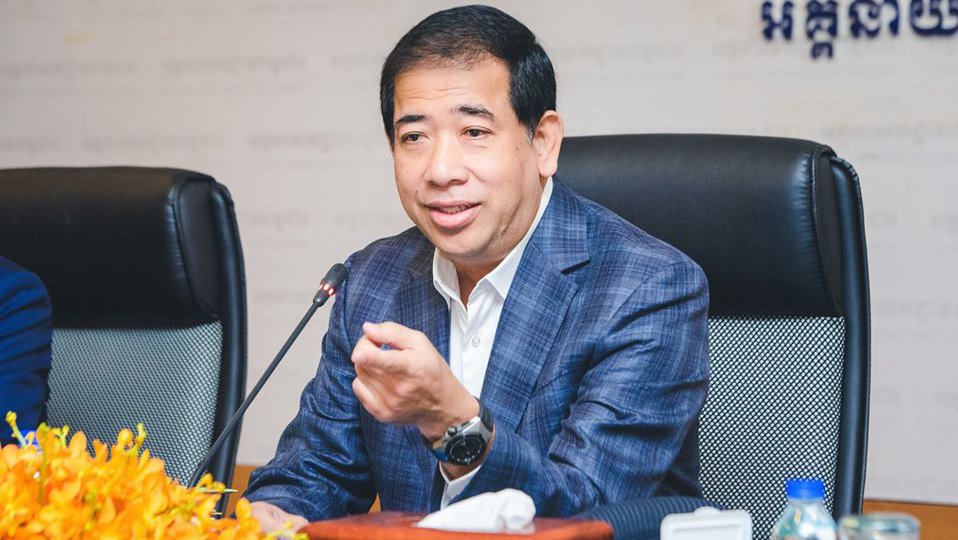 ឯកឧត្តម គង់ វិបុល ប្រតិភូ​រាជរដ្ឋាភិបាល​ទទួលបន្ទុកជាអគ្គនាយក នៃអគ្គនាយកដ្ឋាន​ពន្ធដារ (រូបភាព៖ ហ្វេសប៊ុក​អគ្គនាយកដ្ឋាន​ពន្ធដារ)
