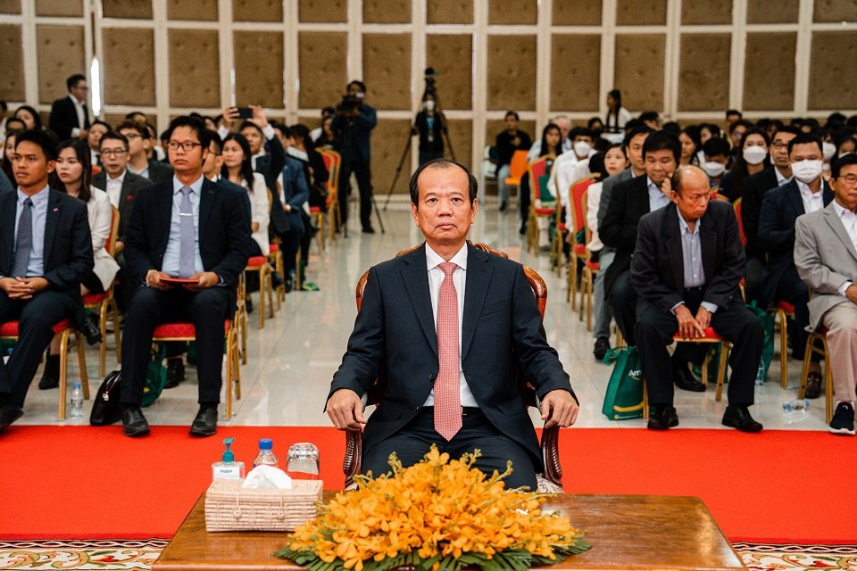 ក្រុមហ៊ុន Smart Axiata និង iDEN Agency ចូលរួមសហការគាំទ្រកម្មវិធីបញ្ញវន្តឌីជីថល ក្រោមការដឹកនាំរបស់ក្រសួងប្រៃសណីយ៍និងទូរគមនាគមន៍