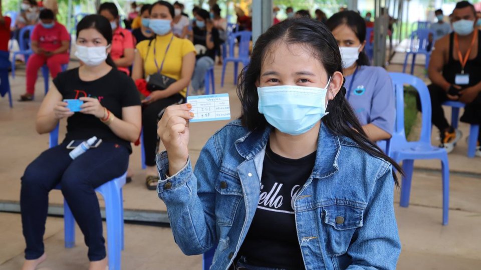 រោងចក្រជាង ២០០នៅទូទាំងប្រទេស និងកម្មករនិយោជិតប្រមាណជិត ១.៧០០នាក់បានឆ្លងជំងឺកូវីដ-១៩