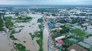 រដ្ឋមន្រ្តីក្រសួងកសិកម្ម៖ វិស័យកសិកម្មកម្ពុជារងផលប៉ះពាល់ដោយទឹកជំនន់ តែមិនធ្ងន់ធ្ងរទេ! (រូបភាព៖ ហ្វេសប៊ុក​ក្រសួងធនធានទឹក)