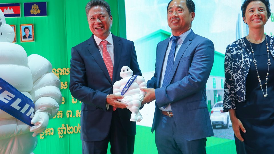 ពីធីគម្រប់ខួប ២ឆ្នាំ និងការសម្ពោធយានដ្ឋាន ថែទាំរថយន្ដនិង សំបកកង់ «ថាយផ្ល័ស ចាក់អង្រែ»