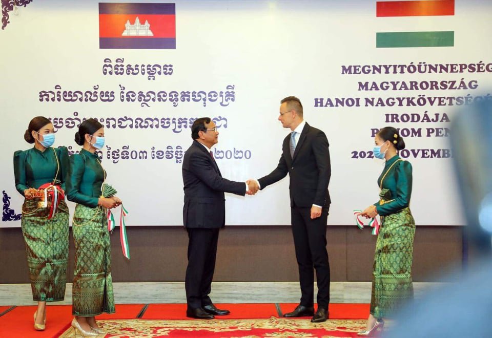 ២, ឯកឧត្តម ប្រាក់ សុខុន រដ្ឋមន្ត្រីក្រសួងការបរទេស និងកិច្ចសហប្រតិបត្តិការអន្តរជាតិកម្ពុជា (រូបភាព៖ ហ្វេសបុក​ក្រសួងការបរទេស​កម្ពុជា)