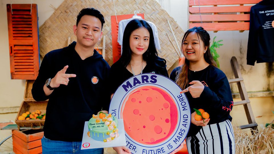 យុវជនខ្មែរងាកមកច្នៃបង្កើតសំលៀកបំពាក់«Street Wear»ជាម៉ាកក្នុងស្រុក