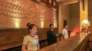 កម្មករនិយោជិតក្នុងវិស័យទេសចរណ៍នឹងទទួលបានប្រាក់ឧបត្ថម្ភ៤០ដុល្លារក្នុង១ខែពីរដ្ឋាភិបាល (www.booking.com)