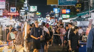 ថៃរំពឹងទេសចរបរទេសកើនដល់២០លាននាក់ក្នុងឆ្នាំ២០២៣!