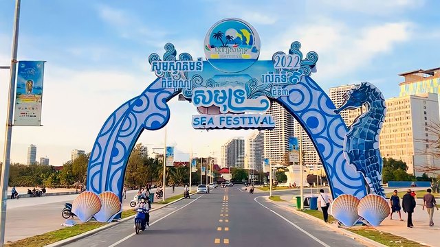 រយៈពេល៣ថ្ងៃ នៃពិធីបុណ្យសមុទ្រនៅខេត្តព្រះសីហនុ ទទួលបានភ្ញៀវទេសចរជាង៧១ម៉ឺននាក់