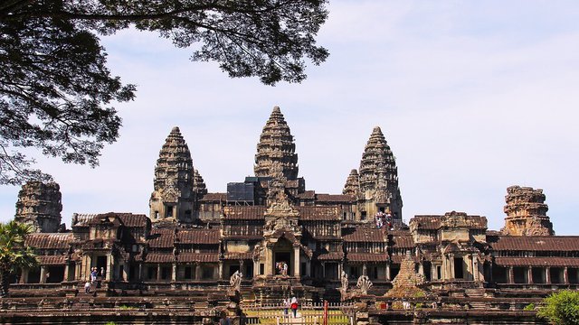 អង្គរវត្តរបស់​កម្ពុជា ដែលជាទិសដៅទេសចរណ៍​ទី១ សម្រាប់​ភ្ញៀវទេសចរ