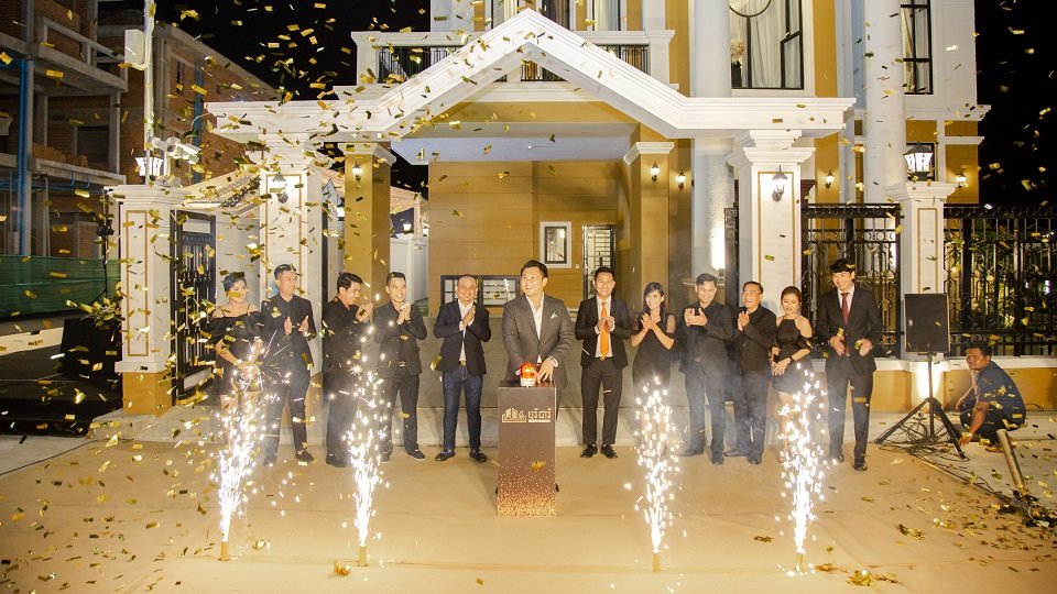 អគ្គនាយកបុរី ជា រី បើកសម្ពោធវីឡាផ្ទាល់ខ្លួនក្នុងគម្រោង!
