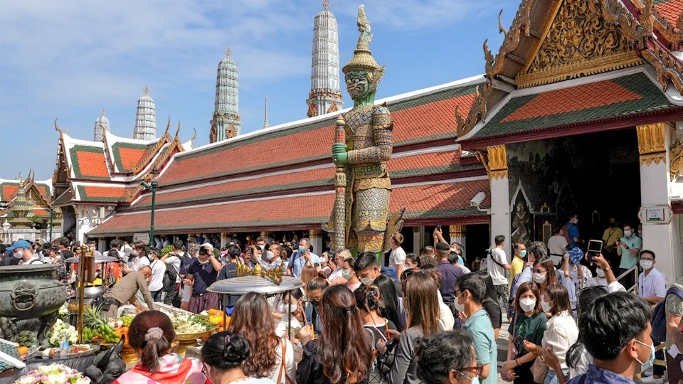 មគ្គុទ្ទេសក៍ទេសចរថៃ កំពុងប្រឈមនឹងការដណ្ដើមការងារពីមគ្គុទ្ទេសក៏ទេសចរបរទេសខុសច្បាប់  រូបភាព Nation Thailand