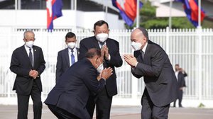 ព្រះមហាក្សត្រកម្ពុជាយាងចូលរួមក្នុងពិធីបើកព្រឹត្តិការណ៍កីឡាអូឡាំពិកនៅទីក្រុងប៉េកាំង