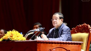 សម្តេចតេជោ ហ៊ុន សែន  អញ្ជើញសំណេះសំណាលជាមួយកីឡាករ កីឡាការិនី និងអត្តពលិក មុនចេញទៅប្រកួតស៊ីហ្គេម នៅប្រទេសវៀតណាម ថ្ងៃទី ២៨ ខែ មេសា ឆ្នាំ២០២២  រូបភាព៖ SPM page