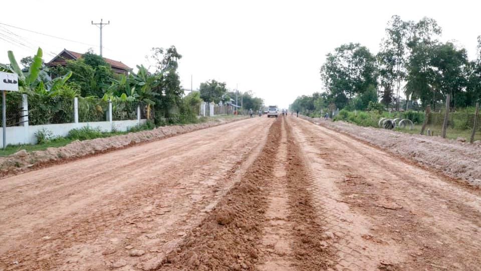 ការសាងសង់ផ្លូវ និងស្ពាននៅតាមតំបន់រងការជន់លិចទឹក រូបភាព៖ ក្រសួងអភិវឌ្ឈន៍ជនបទ