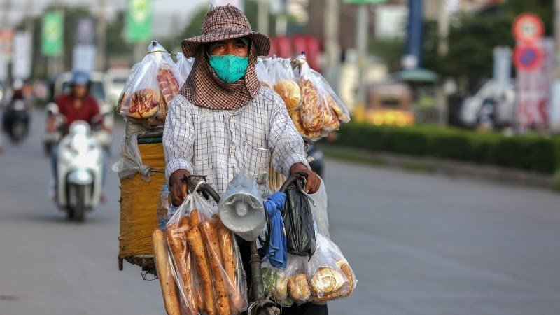 ធនាគារពិភពលោកអះអាងថាជំងឺកូវីដ១៩ធ្វើឲ្យពលរដ្ឋកម្ពុជាធ្លាក់ចូលក្នុងភាពក្រីក្រឡើងវិញ  Photo by: ADB Photo by: ADB