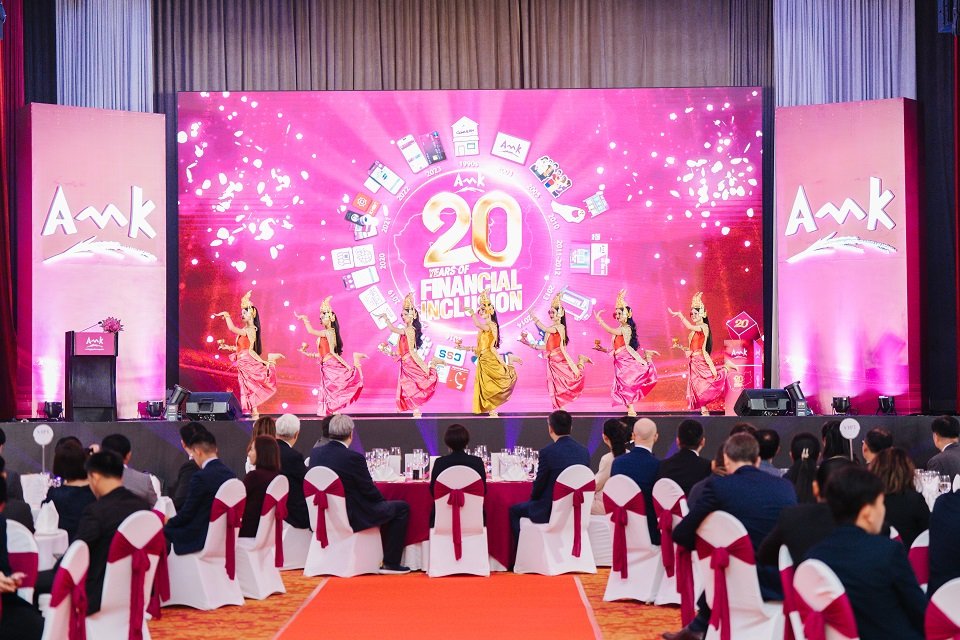 អបអរសាទរ “ខួប ២០ឆ្នាំនៃធុរកិច្ចប្រកបដោយបរិយាបន្នហិរញ្ញវត្ថុ” របស់គ្រឹះស្ថានមីក្រូហិរញ្ញវត្ថុ អេ អឹម ខេ
