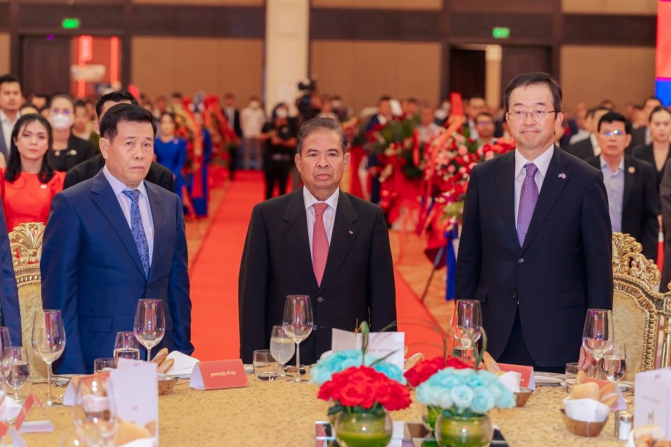 តើធនាគារ SBI LY HOUR សម្រេចបានសមិទ្ធផលផ្លែផ្កាអ្វីខ្លះ ក្រោយ២ឆ្នាំនៃការកម្លាយខ្លួនពីមីក្រូហិរញ្ញវត្ថុ?