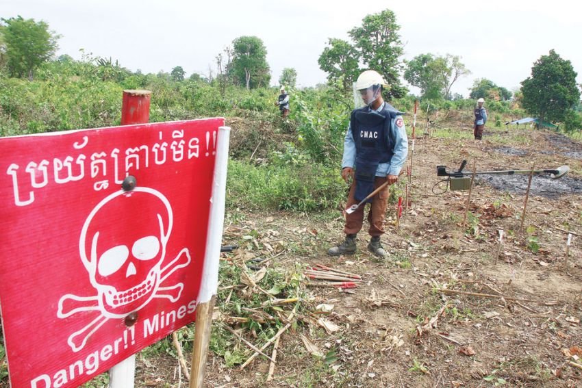 ក្រុមហ៊ុន ប៉េង ហួត គ្រុប បរិច្ចាគថវិកាចំនួន ១លានដុល្លារ ជូនដល់រាជរដ្ឋាភិបាល ដើម្បីដោះស្រាយបញ្ហាមីន នៅទូទាំងប្រទេសកម្ពុជា