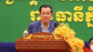 តើសម្ដេចតេជោ ហ៊ុន សែន បានបញ្ជាក់អះអាងអ្វីខ្លះ ជុំវិញការផ្អាករៀបចំបុណ្យអុំទូកនៅឆ្នាំនេះ?