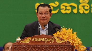 តើសម្តេចតេជោហ៊ុន សែន បានប្រៀបធៀបអ្វីខ្លះ រវាងល្បឿនរីកចម្រើនរវាងសេដ្ឋកិច្ចកម្ពុជា និងសិង្ហុបុរី?