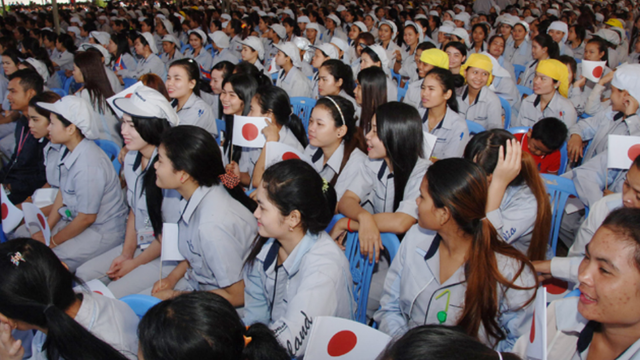 រូបកម្មករកម្មការនី បម្រើការងារនៅក្នុងក្រុមហ៊ុនជប៉ុន​ (AKP)