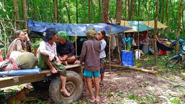 នេះជាពលរដ្ឋនៅស្រុកសៀមប៉ាង ដែលអាជ្ញាធរខេត្តស្ទឹងត្រែងបានជម្លៀសពីគ្រោះទឹកជំនន់(រូបថត៖ រដ្ឋបាលខេត្តស្ទឹងត្រែង)