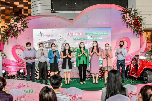 ការបើកលក់ជាផ្លូវការ វីឡាទោលបែបអភិជន ឃីង ម៉ាជេស្ទីក​ នៃគម្រោង ដឹស្តា ផ្លាទីនីម អេកូរ៉ូមែនស៍ បញ្ចុះតម្លៃ 9% និងផ្ដល់ជូនឡានអាគុយដ៏ទំនើបភ្លាមៗ