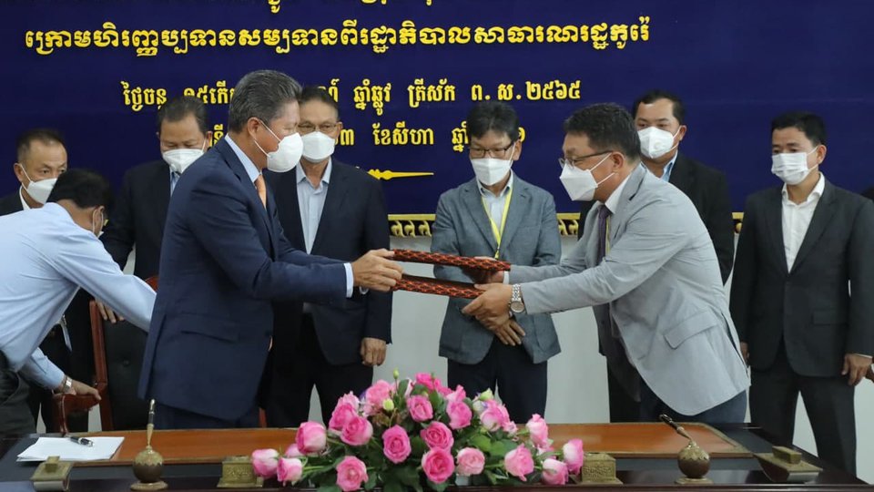 គម្រោងសាងសង់ ក្រោមហិរញ្ញប្បទានសម្បទានពីសាធារណរដ្ឋកូរ៉េ ដោយមានការចូលរួមពីឯកឧត្តម ស៊ុន ចាន់ថុល រដ្ឋមន្រ្តីក្រសួងសាធារណៈការ និងដឹកជញ្ជូន និងតំណាងក្រុមហ៊ុនសាងសង់។