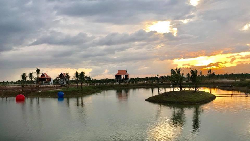 រមណីយដ្ឋាន​ភូមិ​ផ្កាត្រកួន