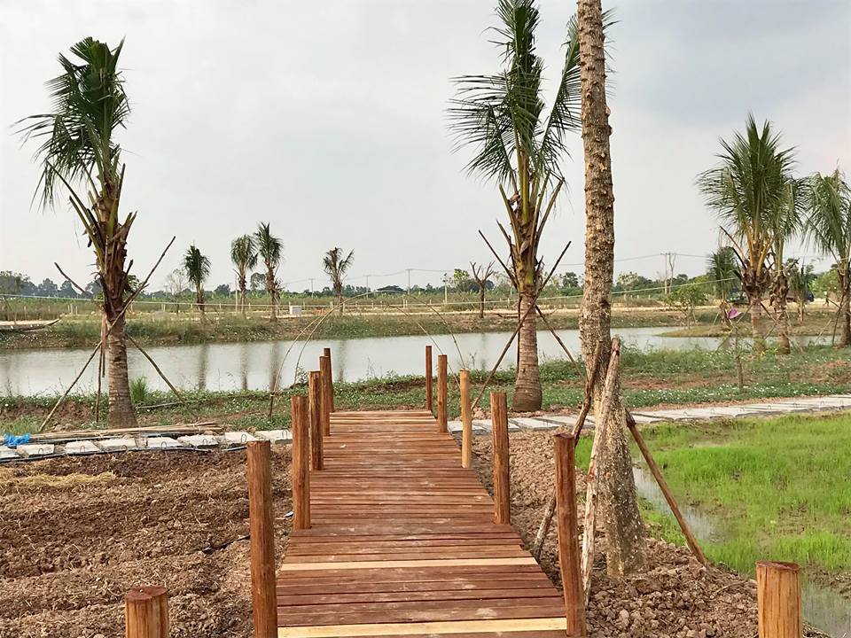 រមណីយដ្ឋាន​ភូមិ​ផ្កាត្រកួន