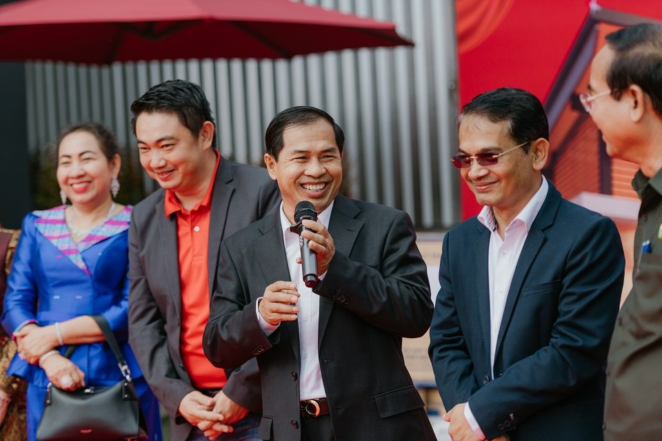 ផាកកាហ្វេ បានសម្ពោធជាផ្លូវការ នៅថ្ងៃទី ១៤ ខែកក្កដា ឆ្នាំ ២០២២ នេះ ក្រោមអធិបតីភាព ឯកឧត្តម ទិត វុទ្ធី អភិបាលរង នៃ គណៈអភិបាលខេត្តកំពង់ស្ពឺ ដើម្បីបម្រើសេវាកម្ម និងនាំយកនូវប្រភេទអាហារ និងភេសជ្ជៈបែបសុខភាព ជូនដល់អតិថិជន