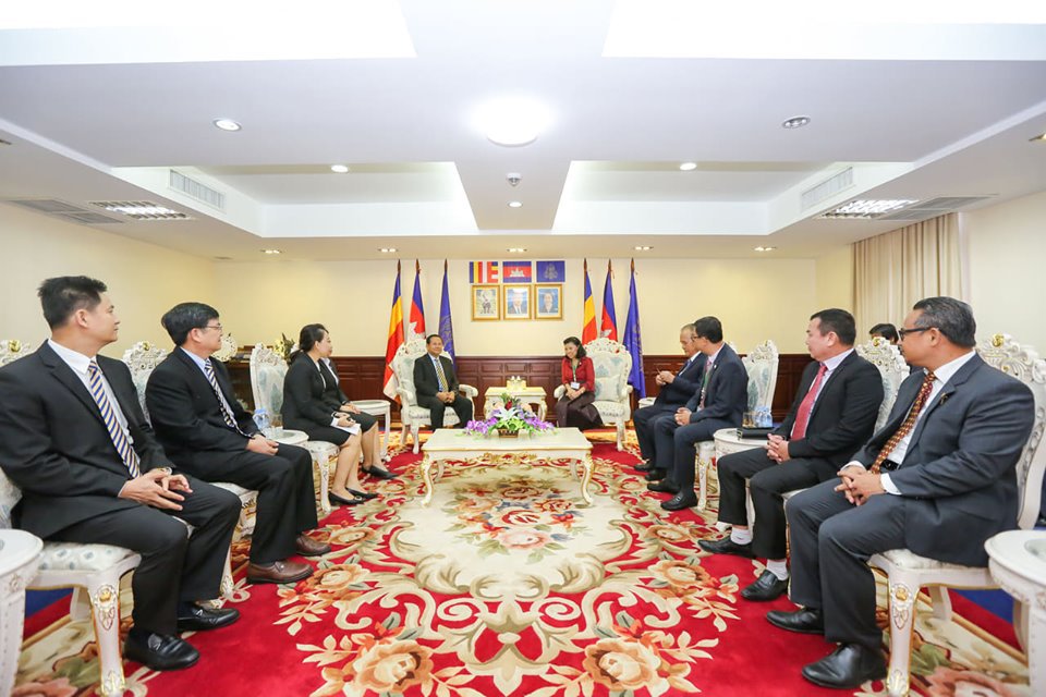 ធនាគារ អេស៊ីលីដាចុះអនុស្សរណៈយោគយល់គ្នាជាមួយមូលនិធិគន្ធបុប្ផាជំរុញដល់ការកៀរគរមូលនិធិជំនួយ