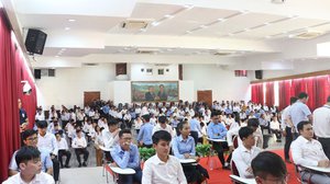 ការប្រលងចូលក្របខណ្ឌរដ្ឋ ត្រូវបានផ្អាកជាបណ្តោះអាសន្ន ព្រោះវិបត្តិកូវីដ១៩(រូបភាព ERA)