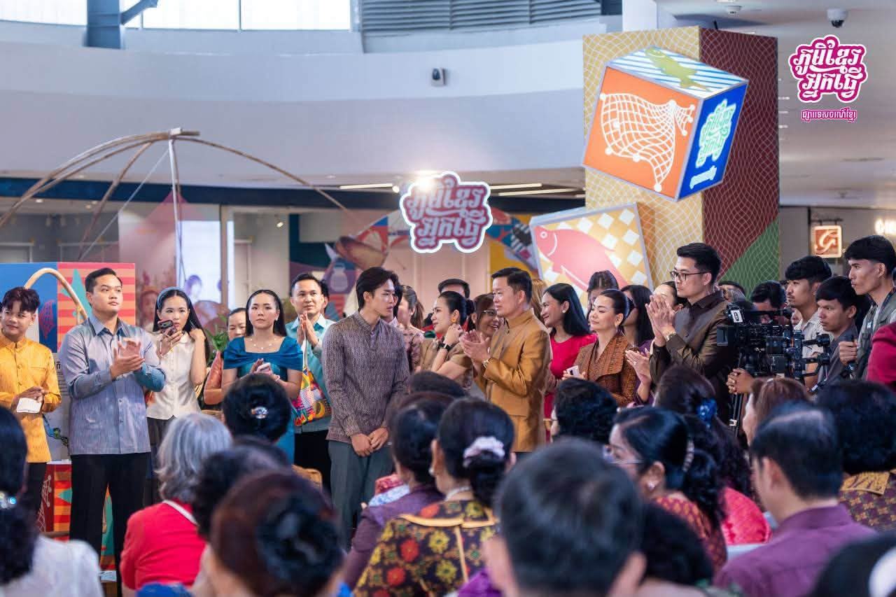 ភូមិខ្មែរអ្នកធ្វើ បឹងទន្លេសាប