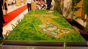 ភូមិផ្កាត្រកួន គម្រោងបុរីលំហែកាយបែបធម្មជាតិនៅតំបន់ជាយក្រុងបើកសម្ពោធជាផ្លូវការហើយ