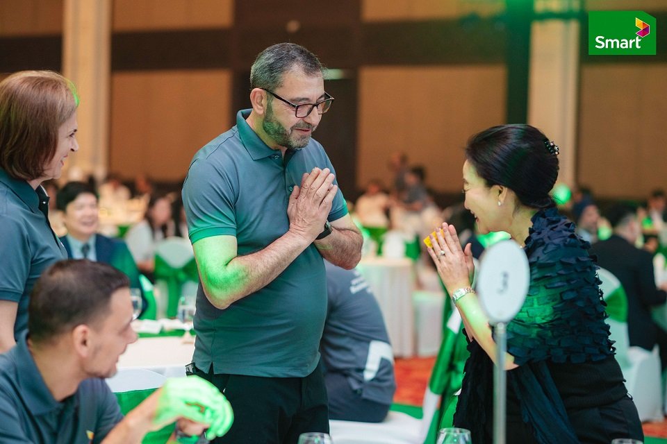 ក្រុមហ៊ុន Smart សម្ពោធជាផ្លូវការដំណោះស្រាយបច្ចេកវិទ្យាសម្រាប់អាជីវកម្ម 'Smart for Business' ជម្រុញភាពជោគជ័យក្នុងយុគសម័យឌីជីថល