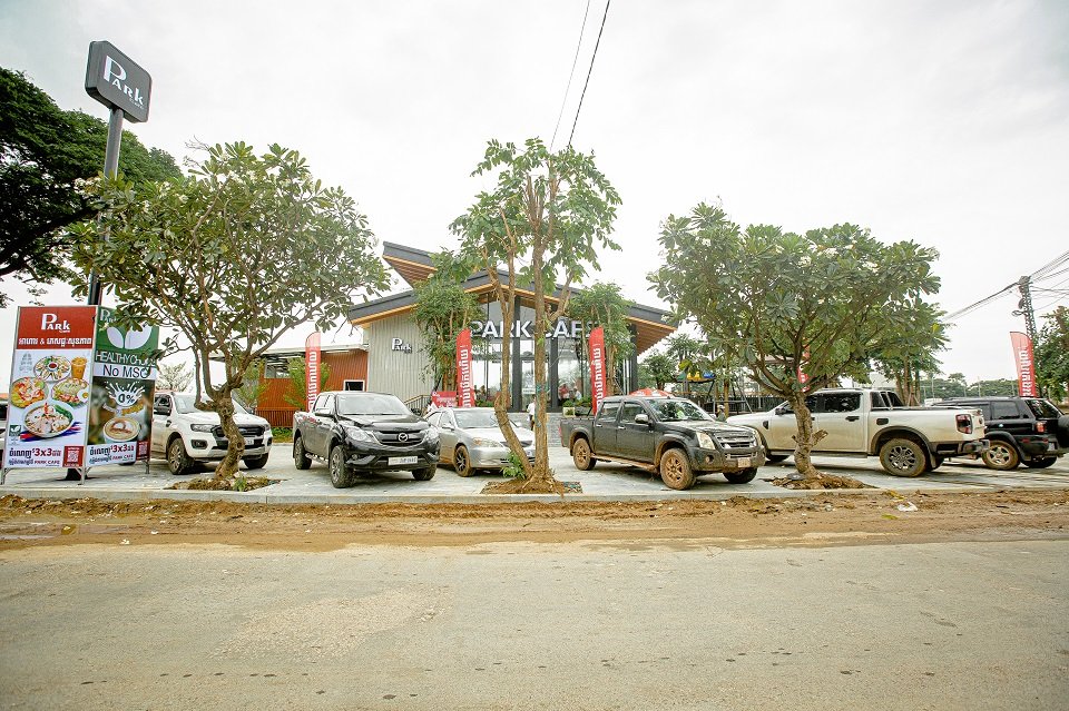 PARK CAFE ជាភោជនីដ្ឋានអាហារសុខភាពដ៏ល្បីល្បាញ បានពង្រីកដល់ខេត្តបាត់ដំបងមួយទៀតហើយ