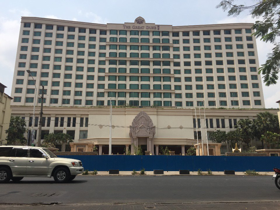 អគារសណ្ឋាគារ Great DUKE ត្រូវបានរាជរដ្ឋាភិបាលជ្រើសយកធ្វើជាទីតាំងសម្រាប់ថែទាំអ្នកជំងឺ Covid-19 (រូបភាព៖ ហេង ភារម្យ)