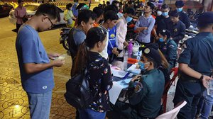រយៈពេល១១ថ្ងៃ នៃការរឹតបន្តឹងច្បាប់ចរាចរណ៍ ប៉ូលីសឃាត់បានយានយន្តល្មើសជិត ២ម៉ឺនគ្រឿង ខណៈអ្នកល្មើសភាគច្រើនជាអ្នកបើកបរម៉ូតូ(រូបភាព ស្នងការដ្ឋាននគរបាលរាជធានីភ្នំពេញ)