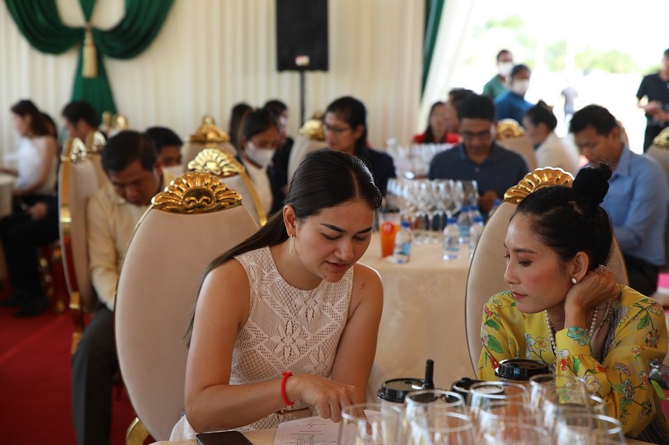ព្រីមៀរ៍ ផាក បើកសម្ពោធគម្រោងទី ២ និងបើកដំណើរការ ផ្លូវបេតុងមេទំហំ ២២ ម៉ែត្រភ្ជាប់ពីផ្លូវជាតិ ៦ អា ទៅផ្លូវ ៧ មករា