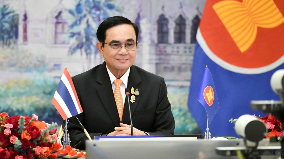 លោកប្រាយុទ្ធ ចាន់អូចា នៅក្នុងកិច្ចប្រជុំកំពូលអាស៊ានលើកទី ៣៨ និងទី៣៩ ដែលប្រព្រឹត្តិទៅនៅប្រទេសប្រ៊ុយណេ