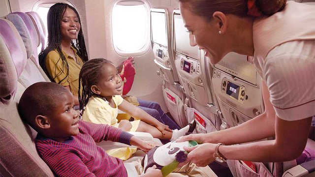 អាកាសចរណ៍ Emirates ធ្វើ​ការសិក្សា​អំពី​ភាព​អផ្សុក​របស់​កុមារ អាយុ​ក្រោម ១២ឆ្នាំ ដើម្បី​រក​ដំណោះស្រាយ​សម្រាប់​គ្រួសារដែល​ហោះហើរ​ជាមួយ​កូន​តូច។