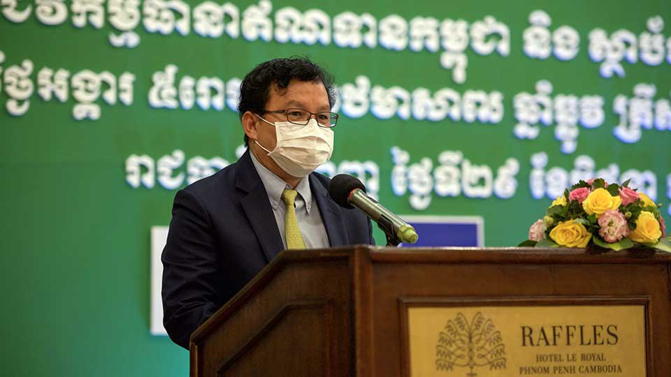 ឯកឧត្តម រស់ សីលវ៉ា រដ្ឋលេខាធិការ ក្រសួងសេដ្ឋកិច្ច និងហិរញ្ញវត្ថុ និងជាប្រធានក្រុមប្រឹក្សាភិបាលសាជីវកម្មធានាឥណទានកម្ពុជា
