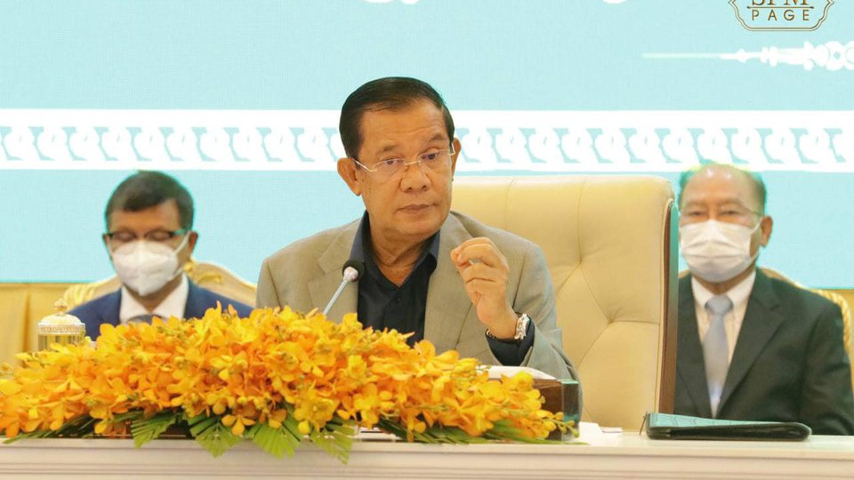 កម្ពុជាសម្រេចជ្រើសរើសចិន ជាបង្អែកយុទ្ធសាស្ត្រផ្គង់ផ្គង់វ៉ាក់សាំងកូវីដ-១៩ នៅ​ក្នុង​ឱកាស​​ប្រកាស​បើក​យុទ្ធនាការ​ចាក់​វ៉ាក់សាំង​ជូន​ដល់​កុមារ និង​យុវវ័យ​អាយុ​ពី ១២​ឆ្នាំ ដល់ ក្រោម​១៨​ឆ្នាំ នៅ​វិមាន​សន្ដិភាព កាលពី​ថ្ងៃ​ទី ០១ ខែសីហា ឆ្នាំ​២០២១