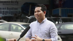 លោក ប៊ុន រតនា អគ្គនាយកក្រុមហ៊ុន S-AUTO CAMBODIA