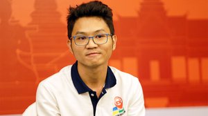 សហគ្រិន​វ័យ​ក្មេង ជា ឡង់ដា ជា​ស្ថាបនិក​គេហ​ទំព័រ​កក់​សំបុត្រ​ឡាន​ក្រុង​និង​ទូក​តាម​អនឡាញ BookMeBus.com។