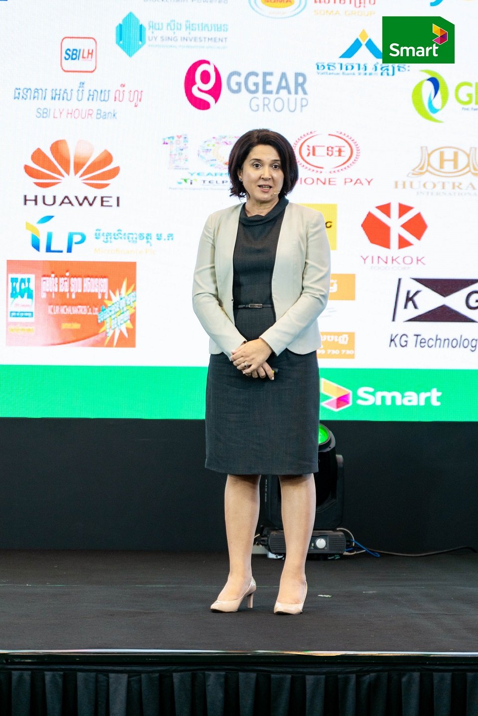 ក្រុមហ៊ុន Smart Axiata  រៀបចំពិធីថ្លែងអំណរគុណដល់អតិថិជនសហគ្រាស