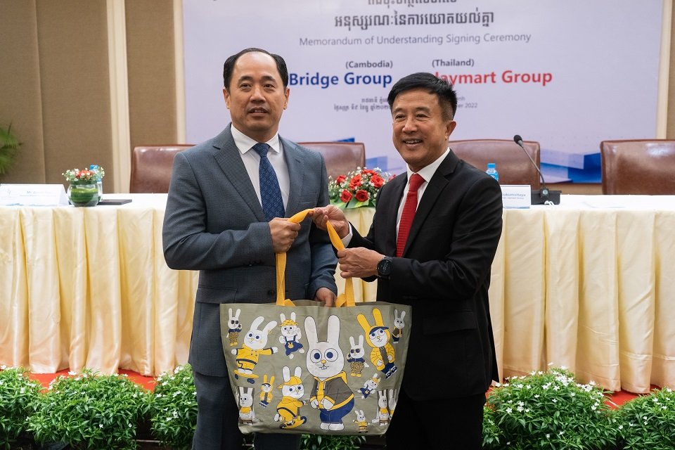 ក្រុមហ៊ុនអ្នកឧកញ៉ា សៀ ឫទ្ធីចាប់ដៃគូជាមួយក្រុមហ៊ុនថៃ Jaymart អភិវឌ្ឍវិស័យហិរញ្ញវត្ថុ អចលនទ្រព្យ និងគ្រឿងអេឡិចត្រូនិកកម្ពុជា