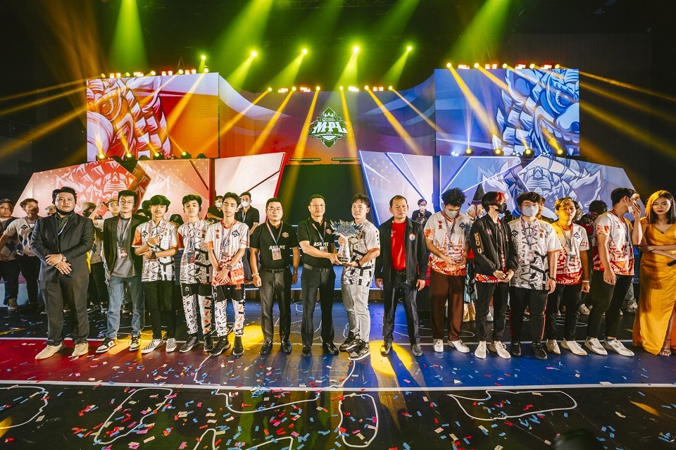 ក្រុម Burn X Flash ឈ្នះពានរង្វាន់ MPL Cambodia Autumn Split 2022